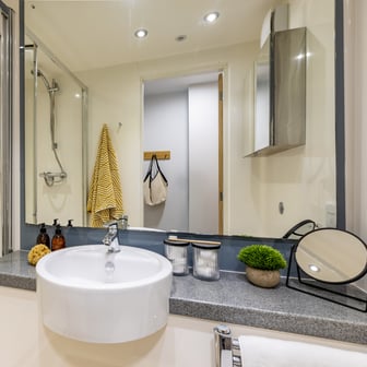Platinum En Suite - Image 8